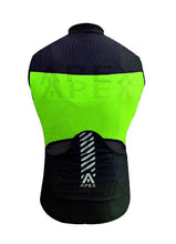 Load image into Gallery viewer, JOHNSONS COACHING PRO GILET

